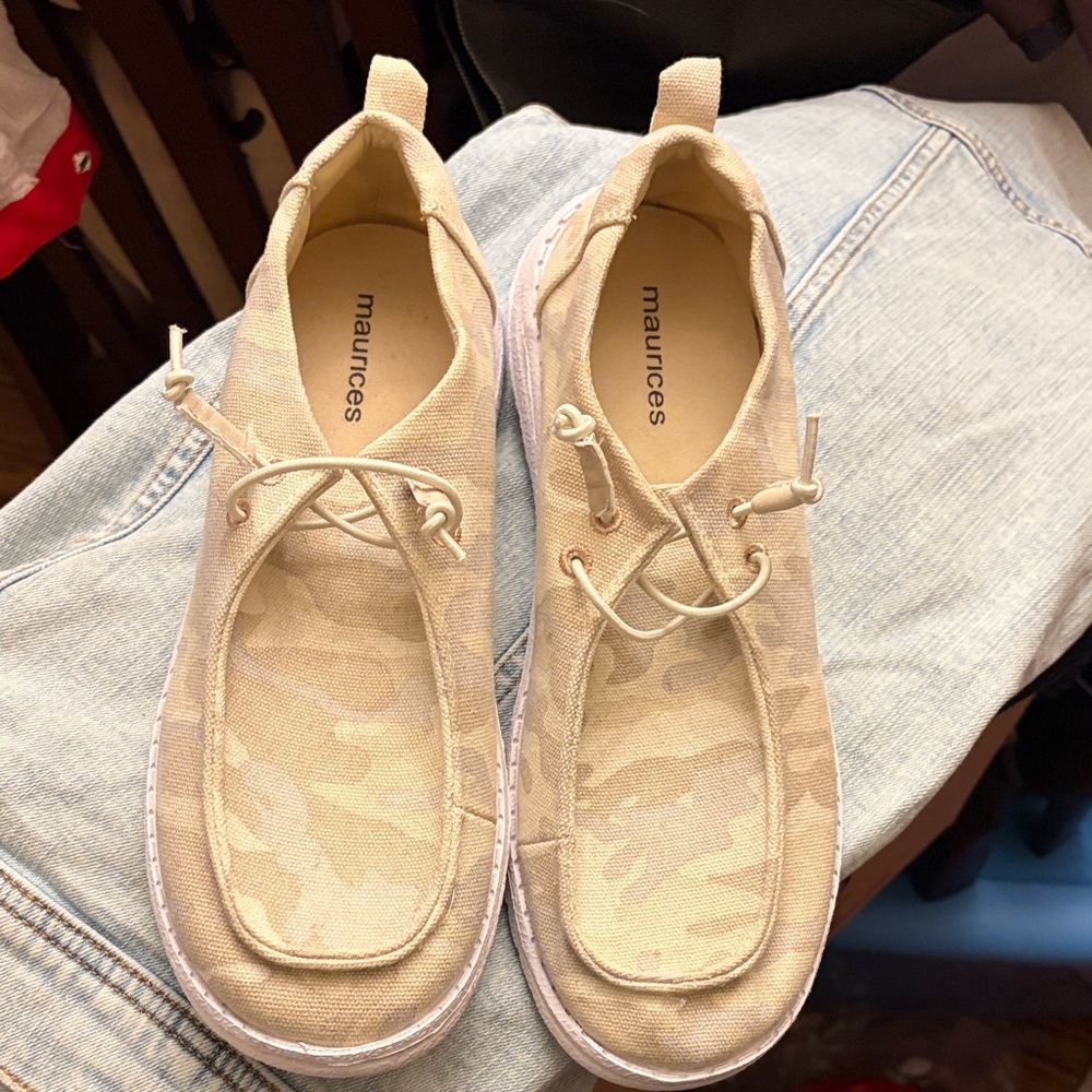 Maurices Sienna Slip-On Sneakers Women’s Size 9.5M Beige Camo NEW